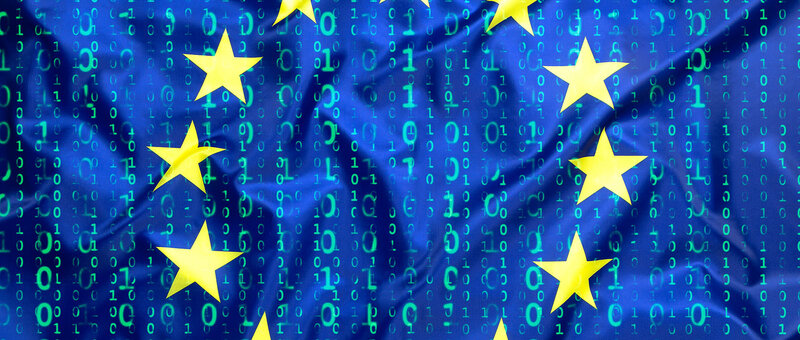 EU Flagge mit Binärcode